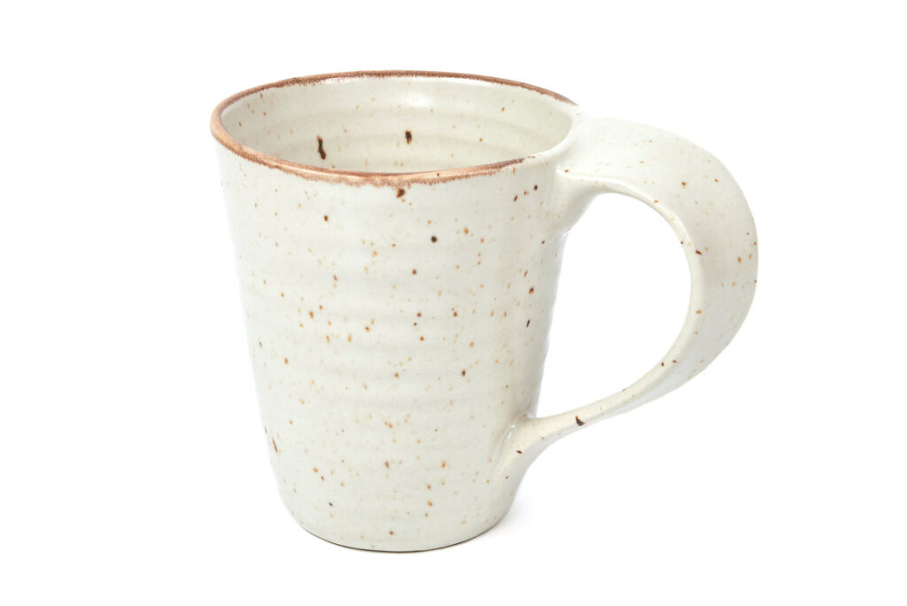 Mug en céramique. Beige moucheté