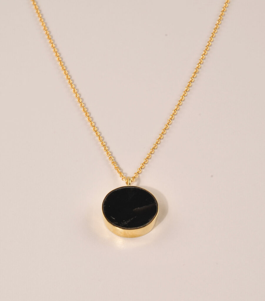 Collier Corne noir