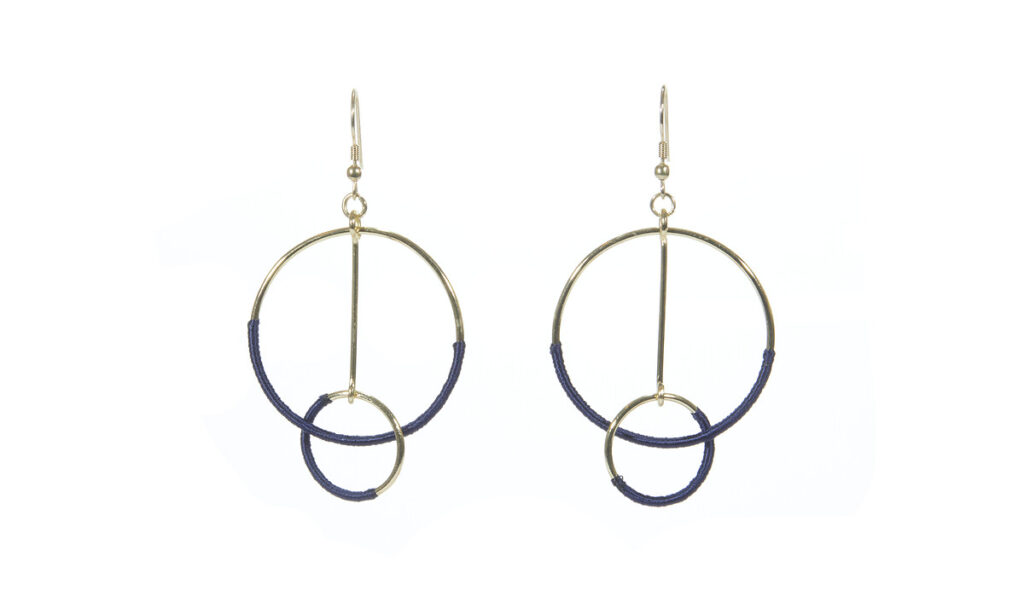 boucles d'oreilles 2 cercles bleues