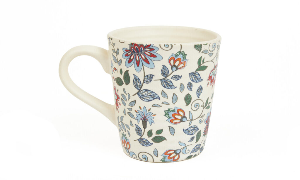 Mug céramique fleurs rouges et grises